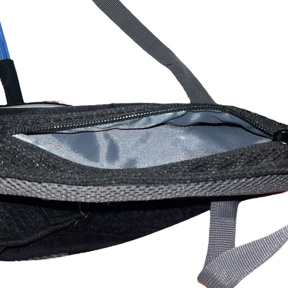 🌟NWT🌟 High Sierra Wave 70 Reservoir Hydration 2L Water Backpack - Picture 3 of 12